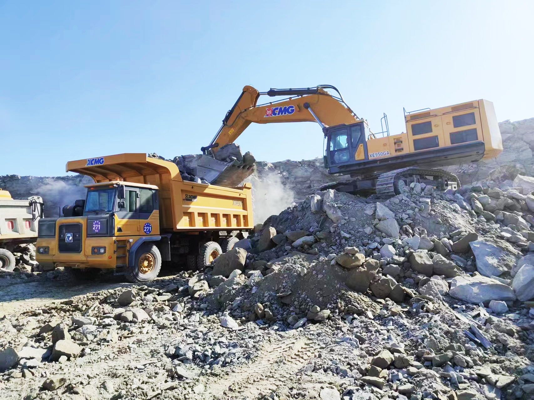 “黄金搭档”—XE950GA与XDR90完美组合，高效赋能矿山开采