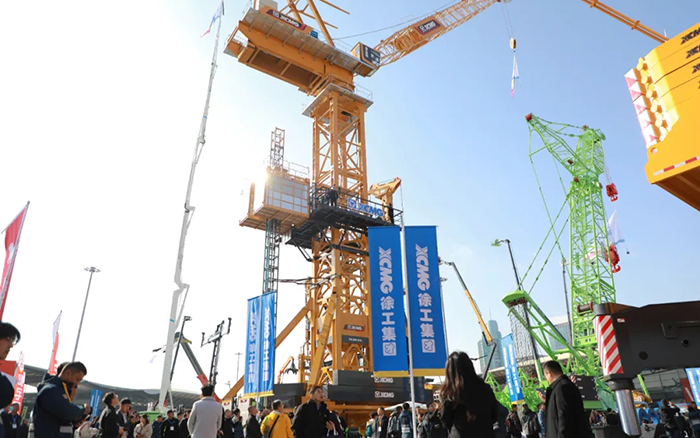 bauma CHINA 2024丨emc易倍塔式起重机、智能施工升降机火热亮相
