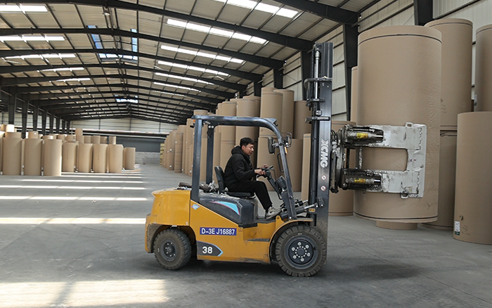 emc易倍新E叉车，为纸厂搬运难题 “精准破局”