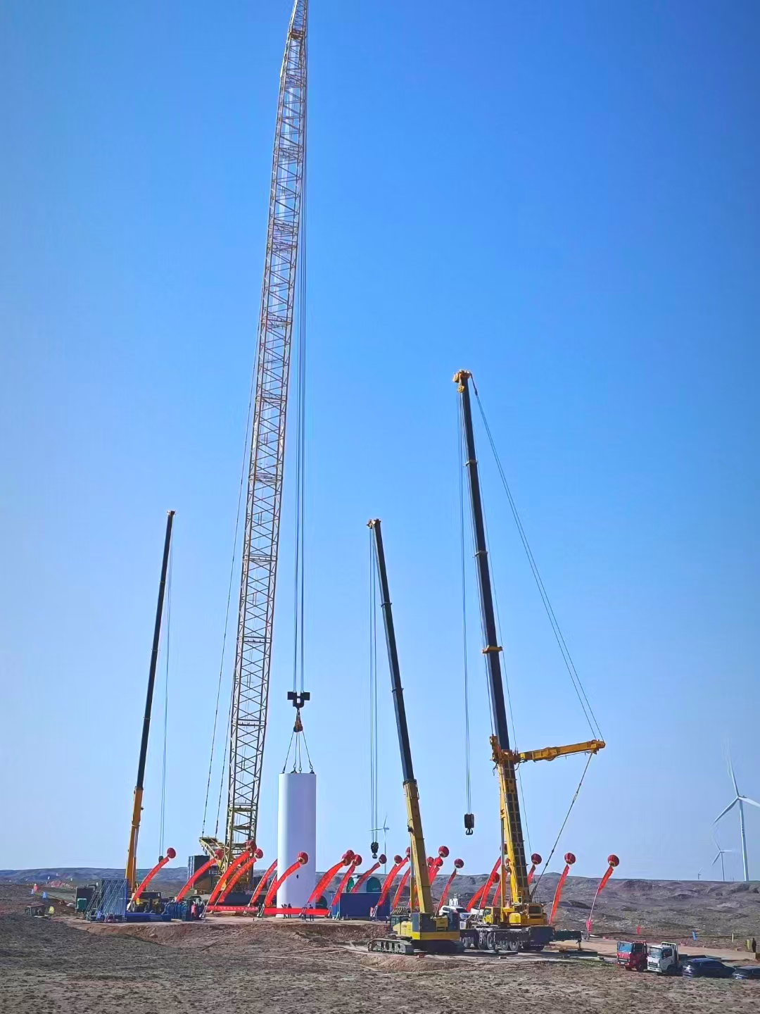 “举重若轻”零偏差！emc易倍履带起重机上演“施工大片”