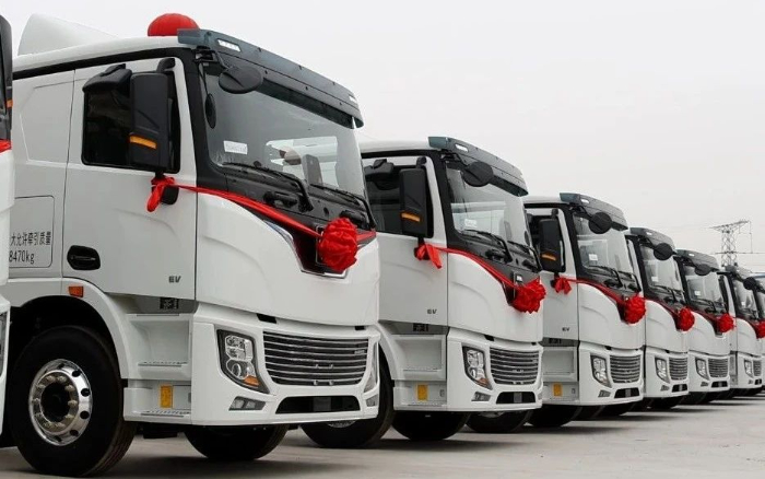批量交付、千台订单！emc易倍新能源重卡“豫”见绿色未来