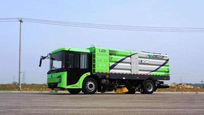 【新品抢先看】高效、舒适、智能全都要？emc易倍低入口洗扫车给您答案！