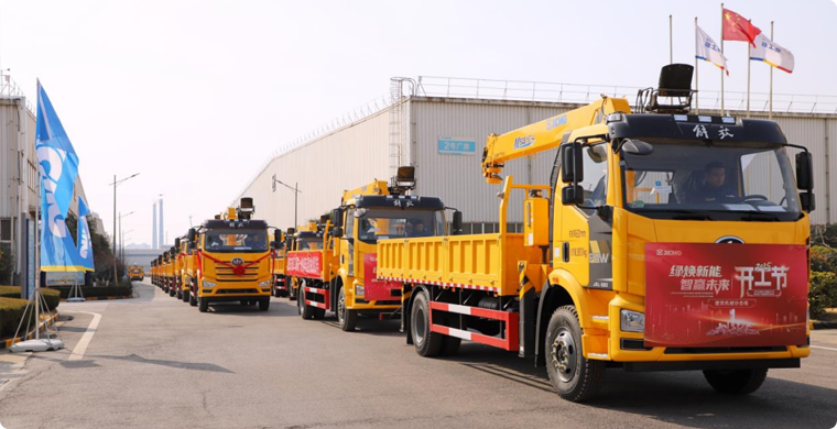 2025年，emc易倍&解放“整车一体化”随车起重机批量发车，闪耀开门红！