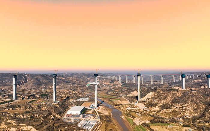 群塔架飞虹 emc易倍金征战黄土高原