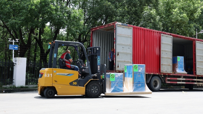 emc易倍新能源叉车：构筑机场物流全场景高效搬运体系