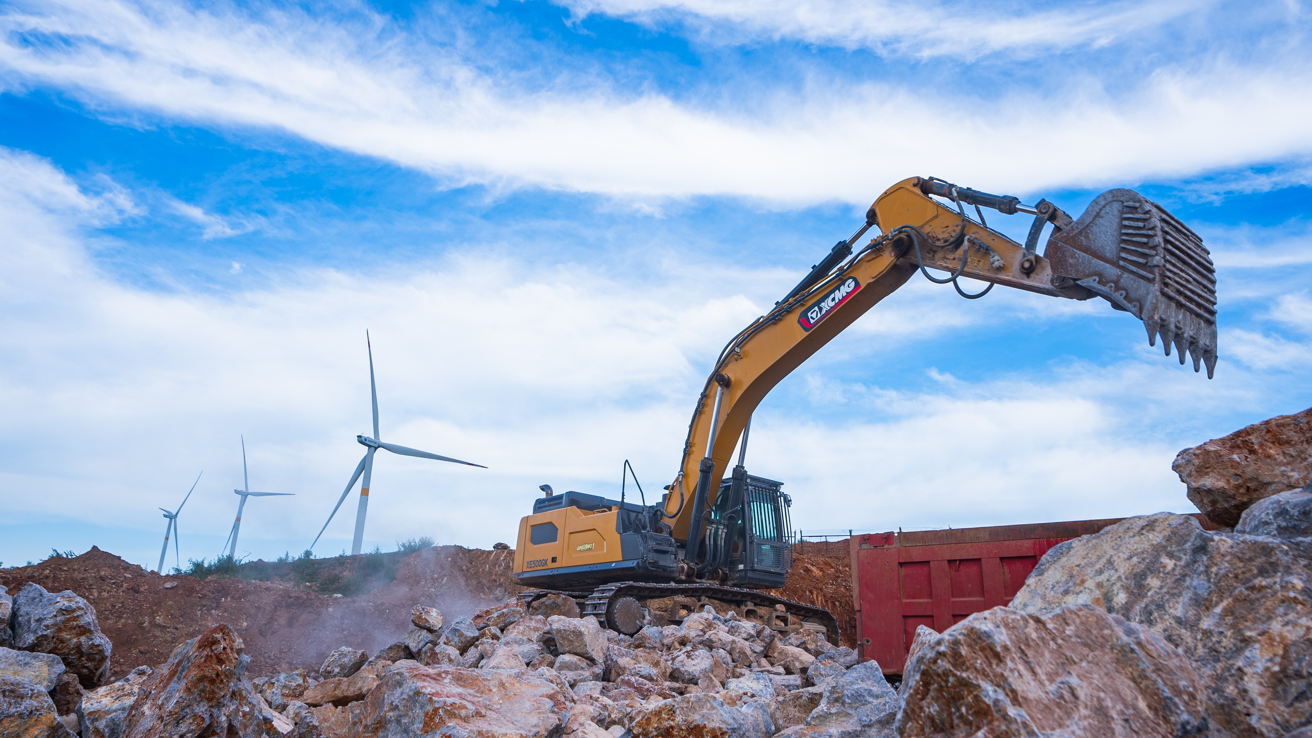 “掘金巨无霸”emc易倍XE500GK宜城石料开采，让高效成就财富