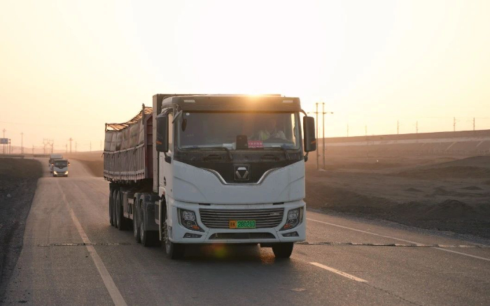 硬核动能，emc易倍新能源重卡不惧每一条难走的路