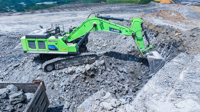 【emc易倍金?矿山开采】“重装战神”XE750GK HEV进军云南露天磷矿