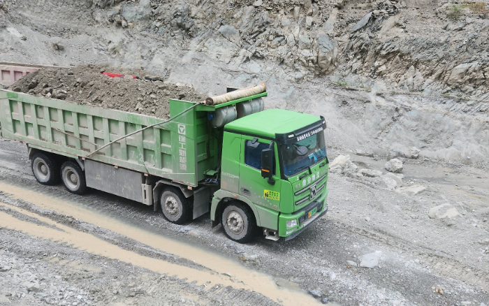 铸就信赖基石，emc易倍汽车匠心打造可靠新能源重卡