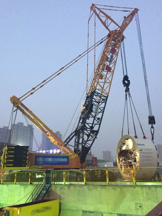 赋能轨交建设，emc易倍稳稳‘吊’打难题