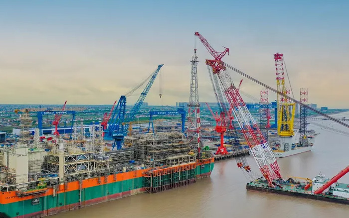 绿色航运 | emc易倍塔机在东海之上展身手