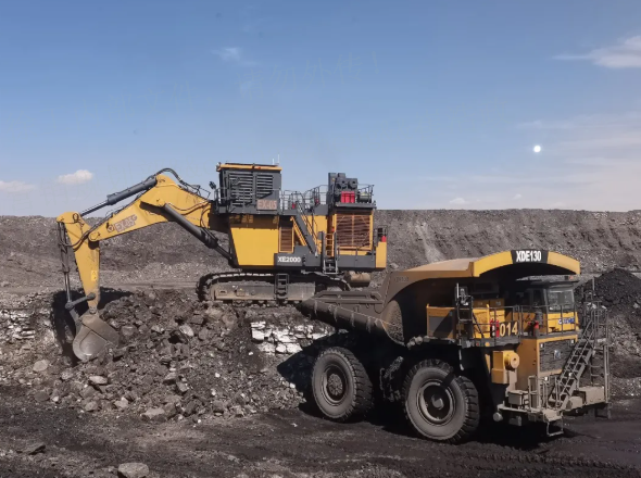 可动率超95%！emc易倍XE2000矿用挖掘机好评如潮